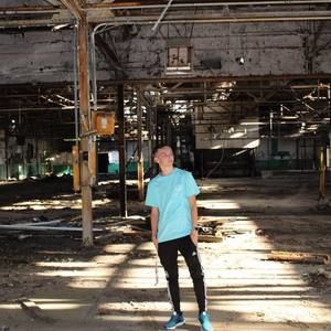 Meet your Posher, Brandon